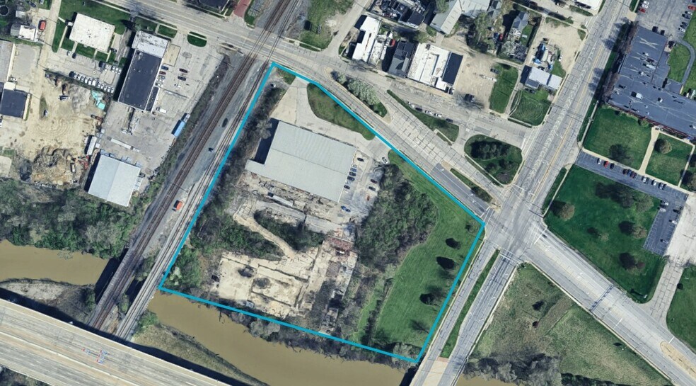 More Photos Of 399 Phillips Ave, Toledo Manufacturing For Lease