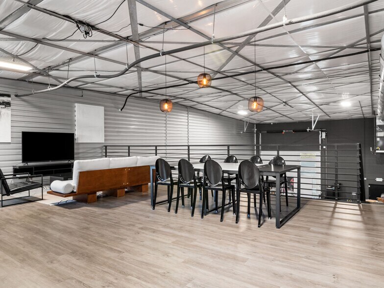 More Photos Of 529 SH 46 E, Boerne Warehouse For Lease