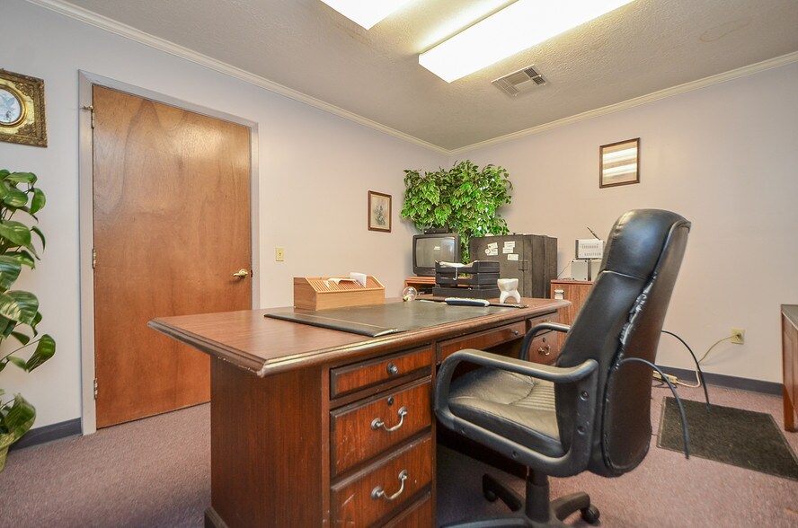 More Photos Of 9802 Homestead Rd, Houston Medical For Lease