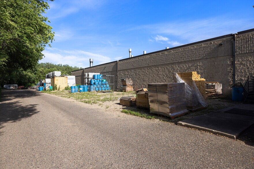 More Photos Of 12401 Washburn Ave S, Burnsville Light Manufacturing For Sale