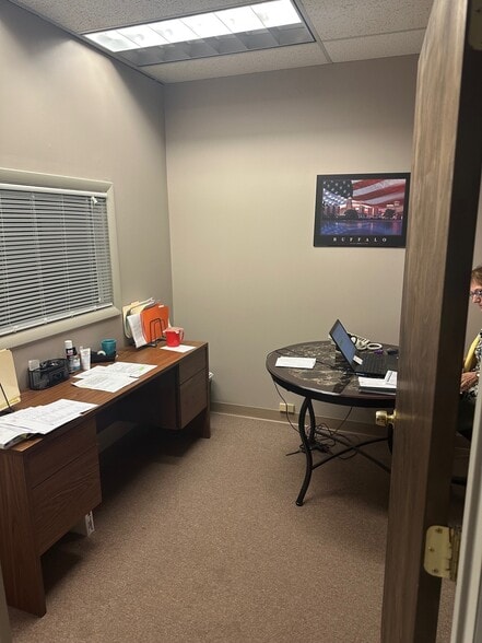 More Photos Of 4446 Main St, Snyder Unknown For Lease