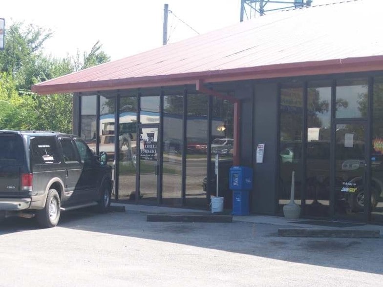 More Photos Of 959 N 3rd St, Langley Storefront For Sale