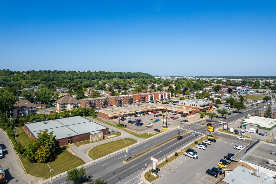 More Photos Of 545-587 Des Seigneurs Boul, Terrebonne Freestanding For Lease