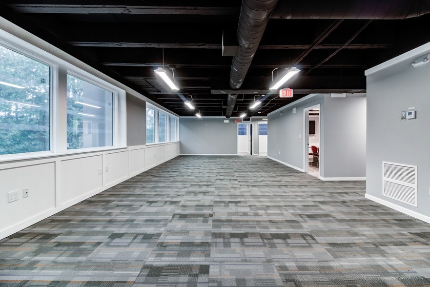More Photos Of 25300 Lorain Rd, North Olmsted Medical For Lease