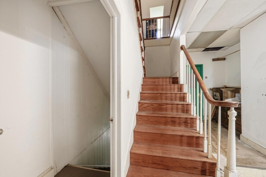 More Photos Of 6 N Washington St, Easton Restaurant For Sale