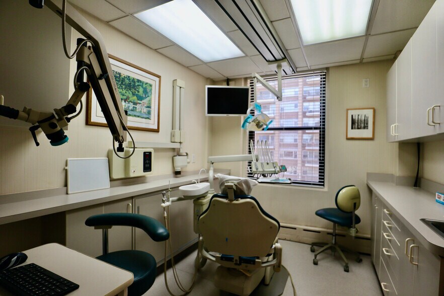 More Photos Of 121 E 60th St, New York Medical For Sale