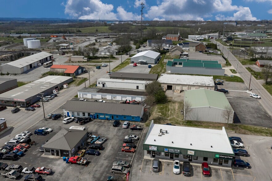 More Photos Of 422 Fryes Ln, Danville Sports And Entertainment For Sale