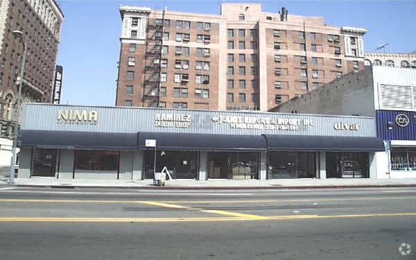 More Photos Of 1059-1065 S Main St, Los Angeles Storefront For Lease