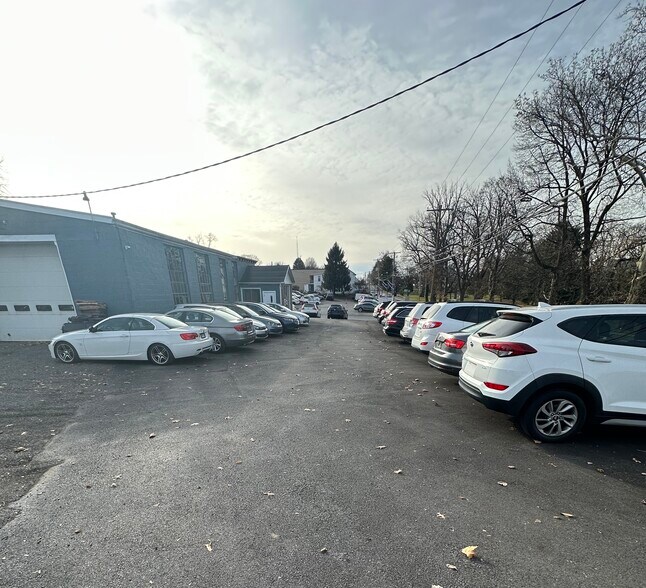 More Photos Of 2425 Herr St, Harrisburg Auto Repair For Sale