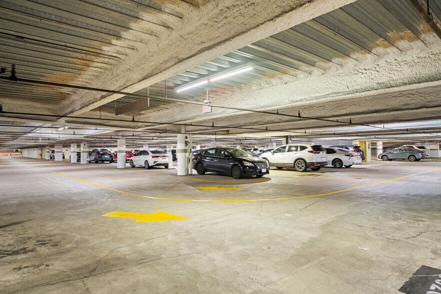 More Photos Of 301 N Lake Ave, Pasadena Office For Lease