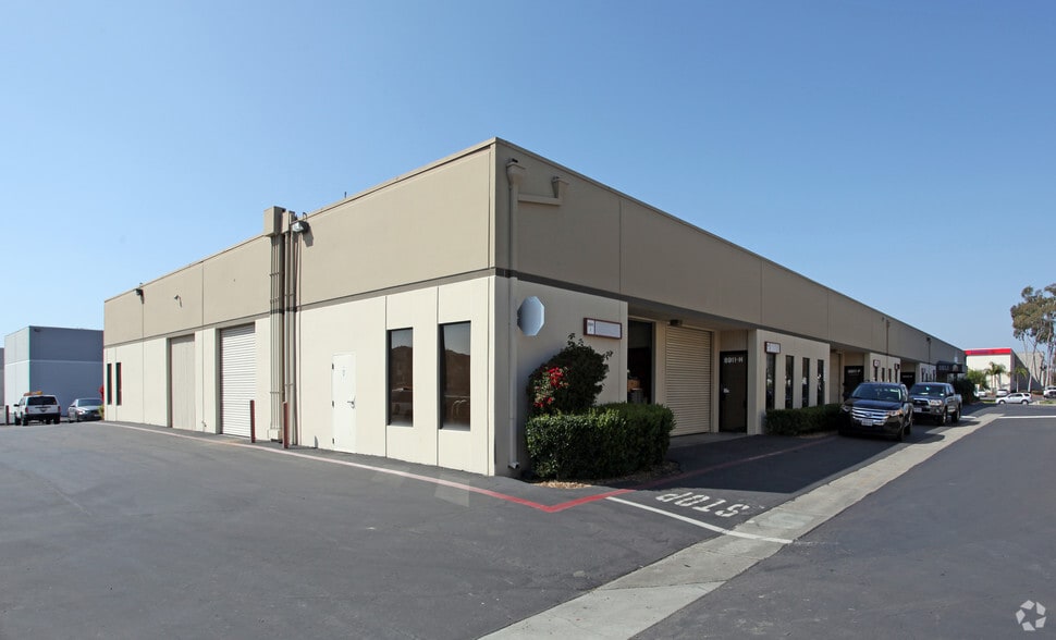 More Photos Of 8909-8911 Complex Dr, San Diego Light Manufacturing For Sale
