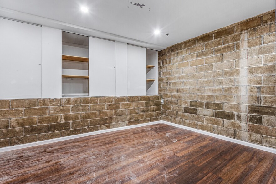 More Photos Of 223-227 Grand St, New York Storefront Retail Residential For Lease