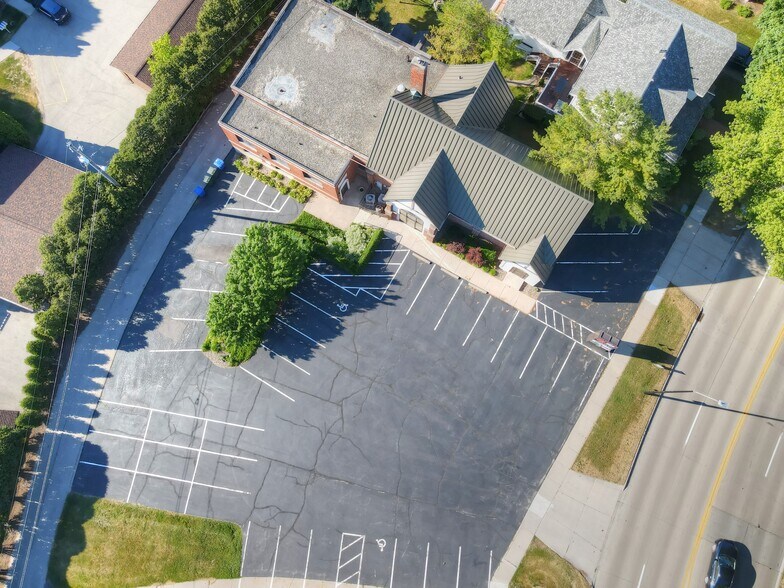 More Photos Of 435 N Broadway St, De Pere Medical For Lease