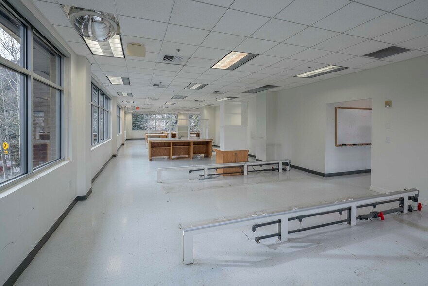 More Photos Of 101 Lewis St, Ketchum Office For Sale