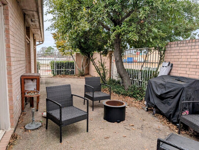 More Photos Of 1705 Forest Ridge Dr, Bedford Medical For Lease