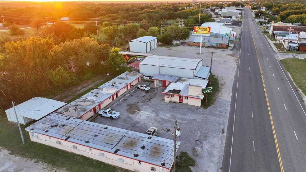 More Photos Of 1408 E Wise St, Bowie Hotel For Sale