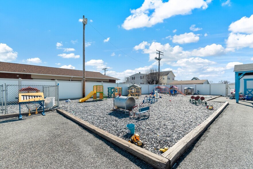 More Photos Of 211 Wise Ave, Dundalk Schools For Sale