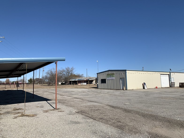More Photos Of 309 S US Highway 69, Trenton Industrial For Lease