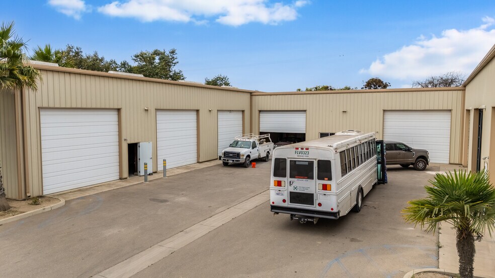 More Photos Of 1227 La Brea, Santa Maria Warehouse For Lease