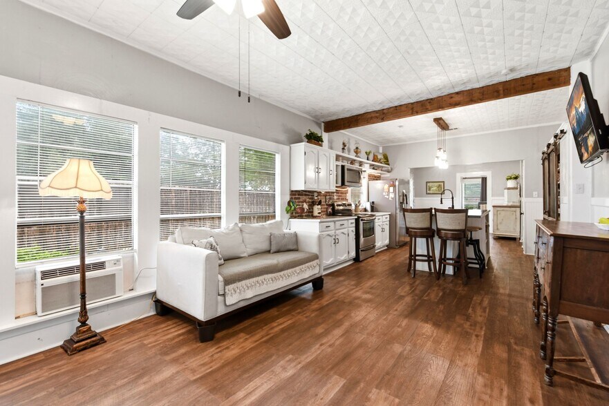 More Photos Of 9282 State Highway 75 S, New Waverly Freestanding For Sale