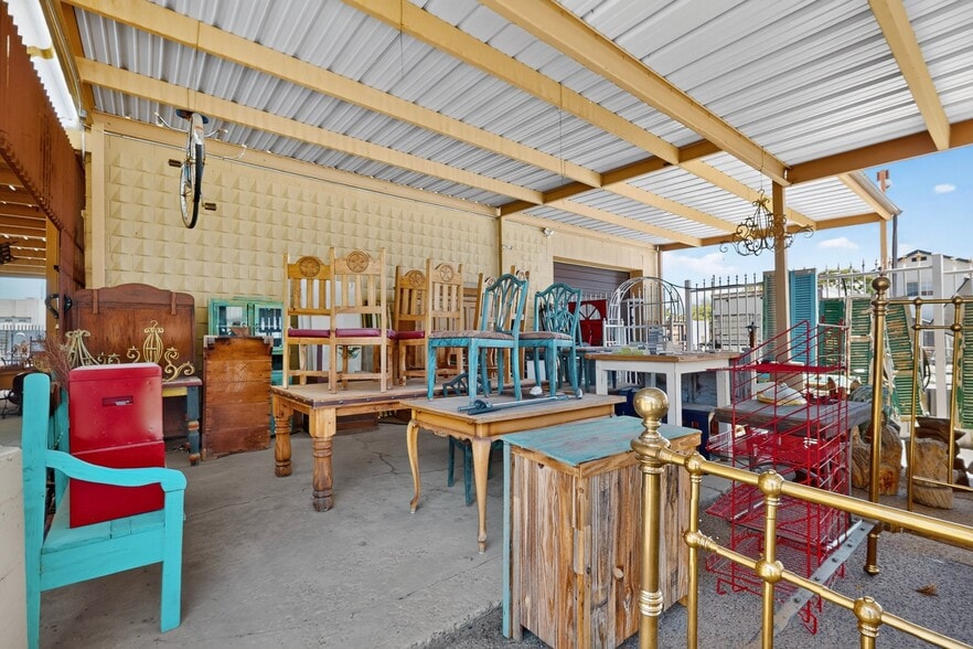 More Photos Of 2906 4th St NW, Albuquerque Warehouse For Sale