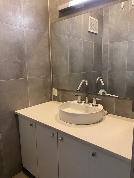 More Photos Of 28 W 27th St, New York Loft Creative Space For Sale