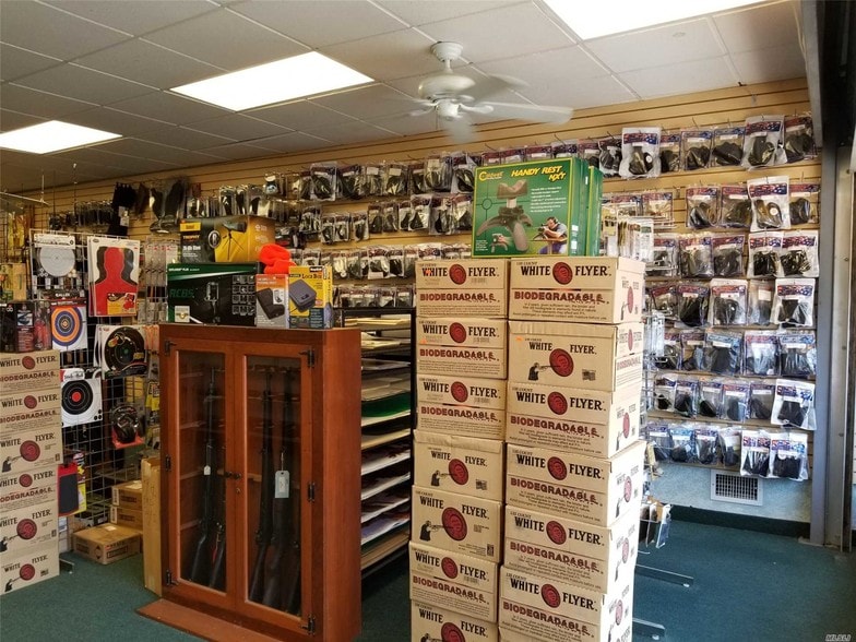 More Photos Of 119 E Main St, Smithtown Storefront For Sale