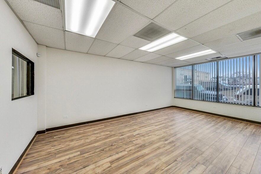 More Photos Of 5097 N Elston Ave, Chicago Medical For Lease