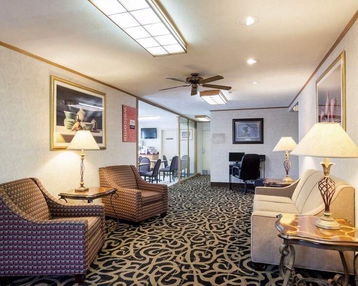 More Photos Of 2108 S Main St, Farmville Hotel For Sale