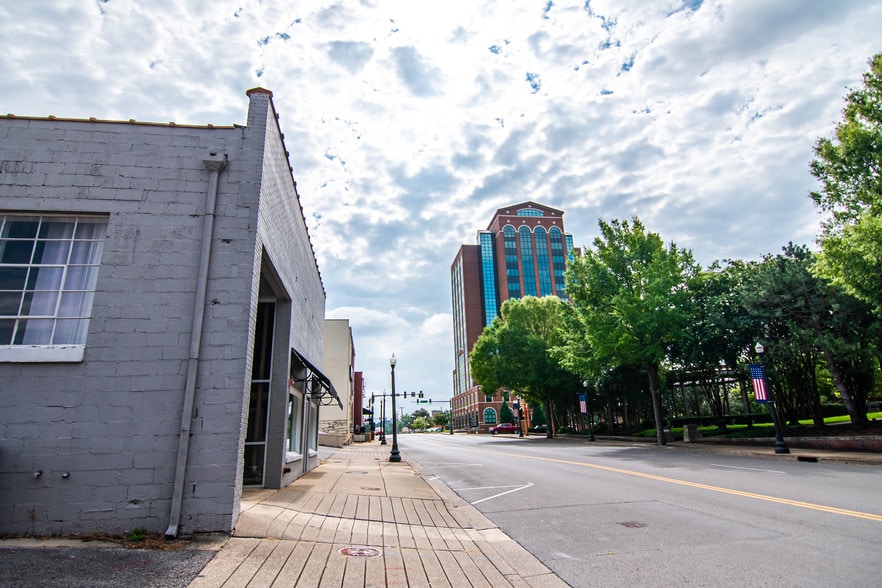 More Photos Of 118 W Vine St, Murfreesboro Freestanding For Sale