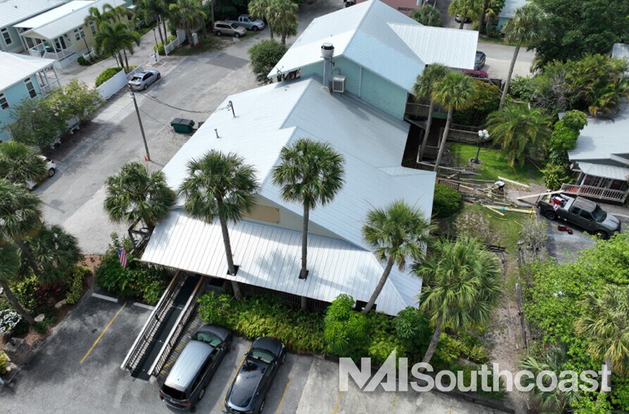 More Photos Of 3200 NE Maple Ave, Jensen Beach Restaurant For Lease