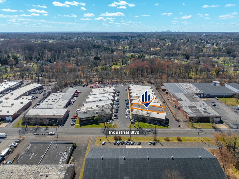 More Photos Of 1300 Industrial Blvd, Southampton Light Distribution For Sale