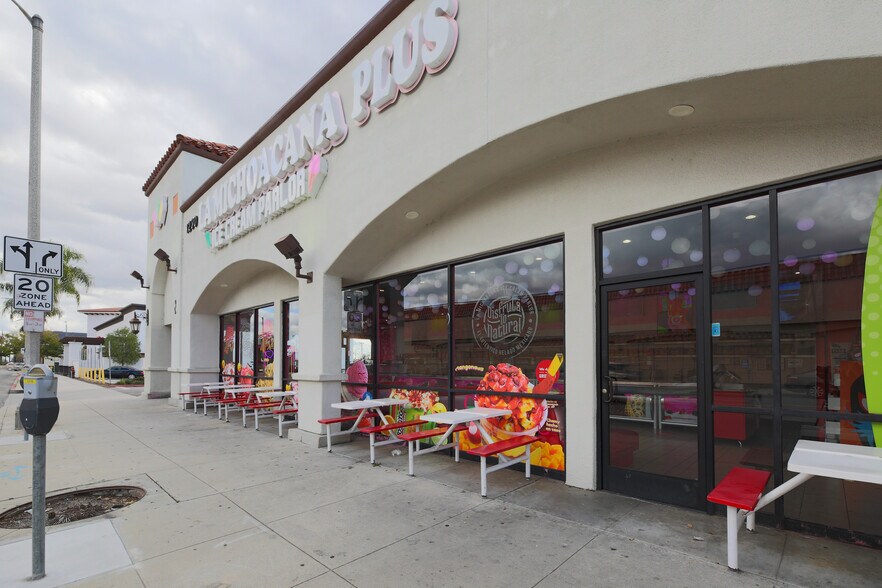 More Photos Of 317 San Fernando Mission Blvd, San Fernando Storefront For Lease