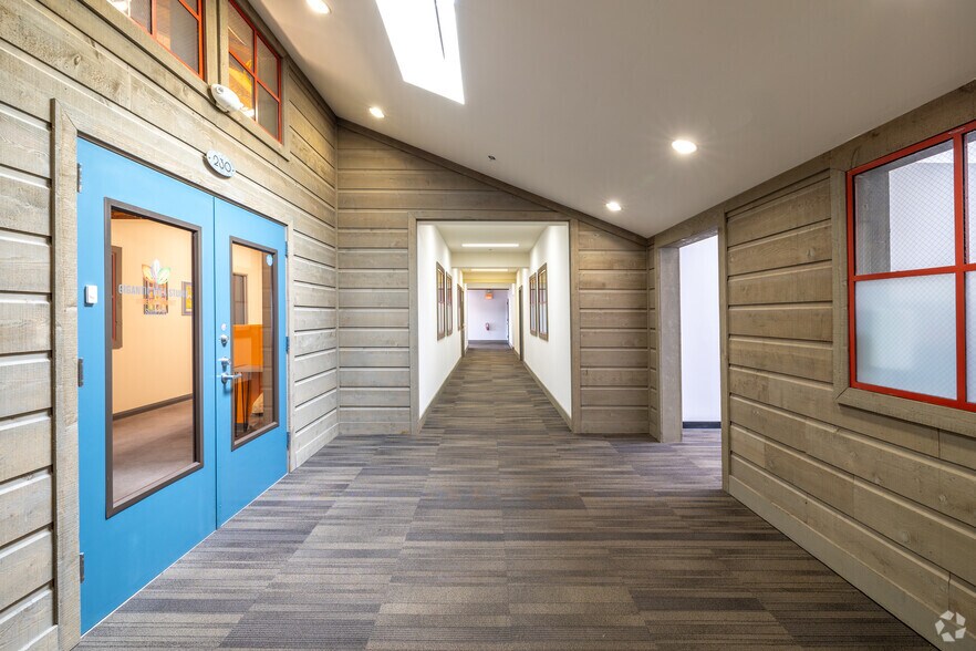 More Photos Of 550-590 2nd St, Oakland Office For Lease