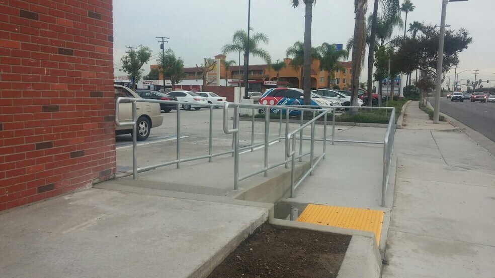 More Photos Of 8682 Beach Blvd, Buena Park General Retail For Lease