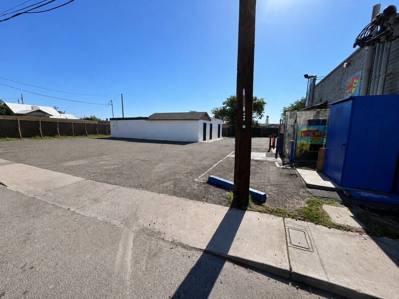 More Photos Of 2538 E McDowell Rd, Phoenix Freestanding For Lease