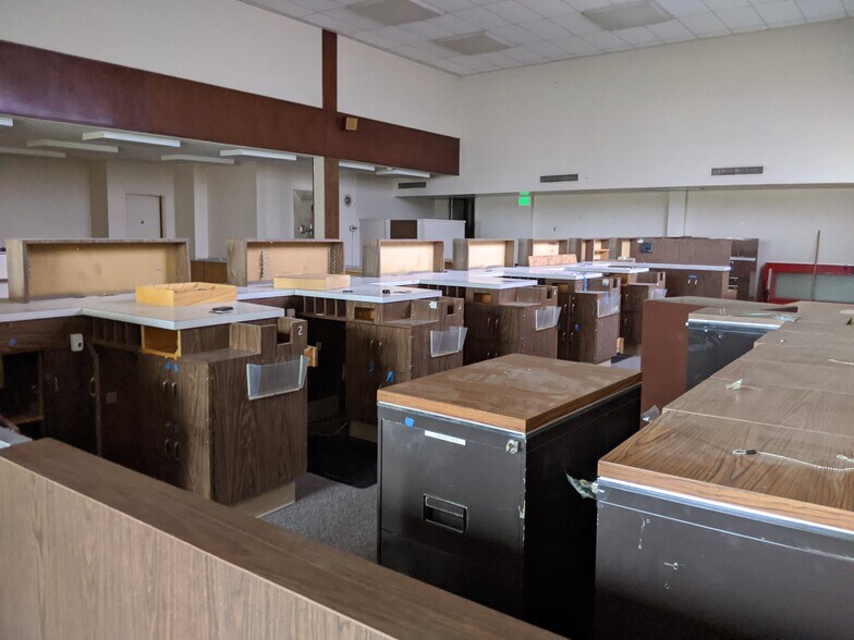 More Photos Of 102 E Front St, Port Angeles Office Residential For Lease