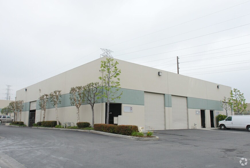 More Photos Of 13200 Estrella Ave, Gardena Unknown For Lease