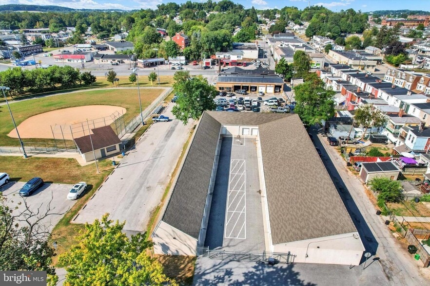 More Photos Of 370 Sheridan st, York Specialty For Sale