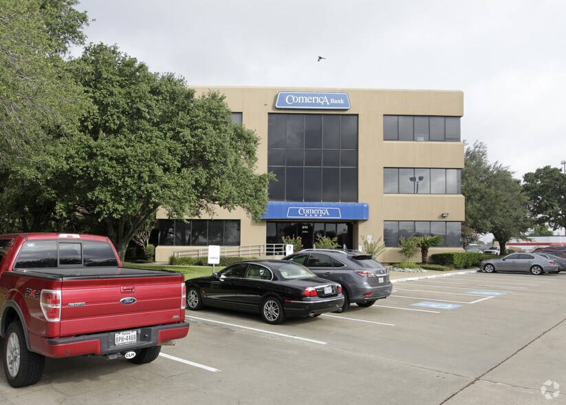 More Photos Of 810 S Mason Rd, Katy Office For Lease
