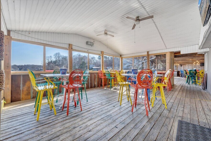 More Photos Of 2200 Old Salem School Rd, Union Hall Marina For Sale