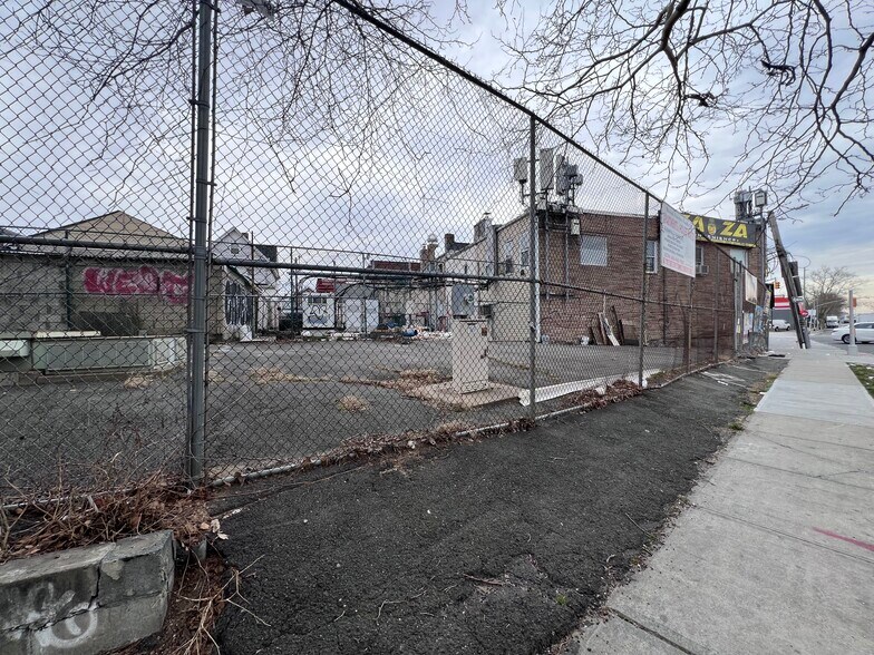 More Photos Of 13540 Rockaway Blvd, South Ozone Park Storefront Retail Residential For Sale