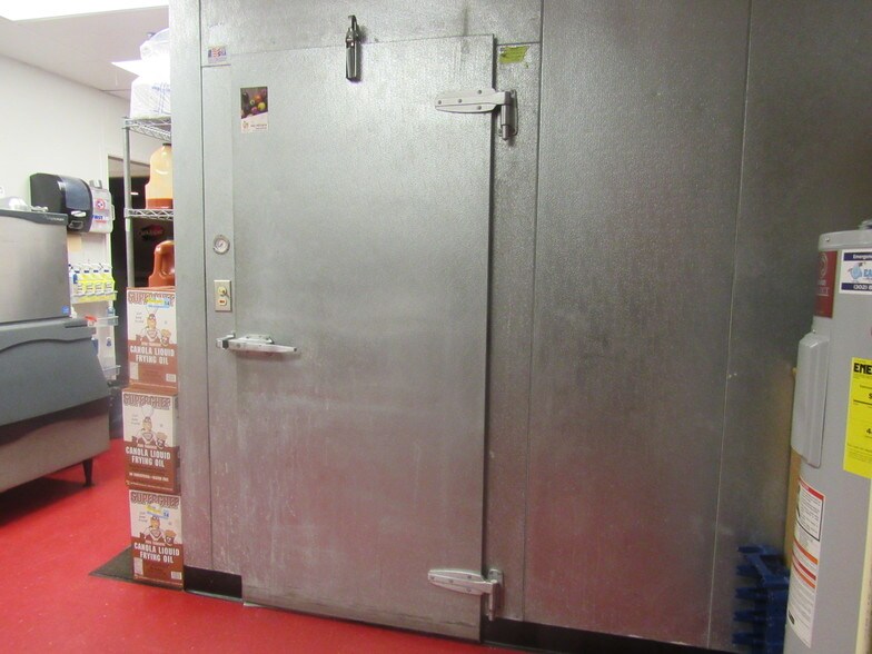 More Photos Of 1103 S Central Ave, Laurel Bowling Alley For Sale