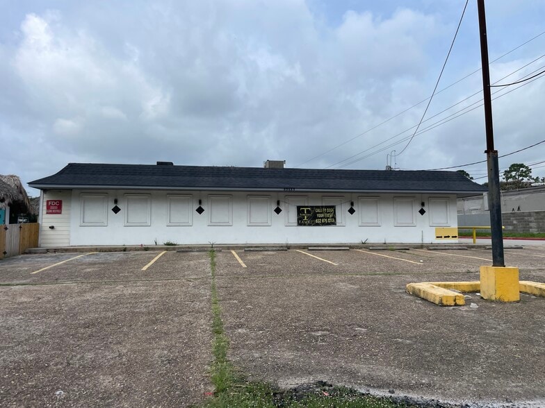 More Photos Of 23233 Aldine Westfield Rd, Spring Freestanding For Lease