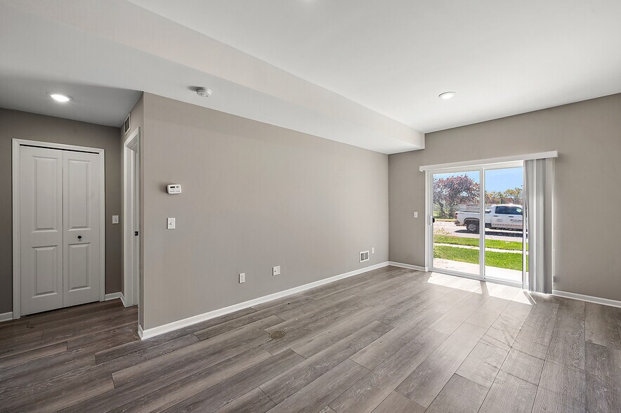 More Photos Of 1241-1251 E Woodward Heights Blvd, Hazel Park Apartments For Sale