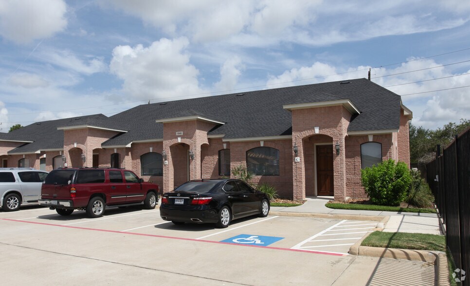 More Photos Of 1846 Snake River Rd, Katy Medical For Lease