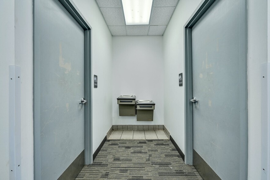 More Photos Of 451 W Louis Henna Blvd, Austin Freestanding For Sale