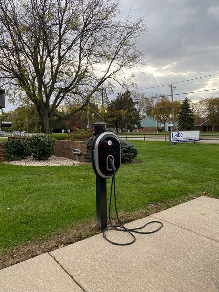 More Photos Of 404 N Byrne Rd, Toledo Warehouse For Sale