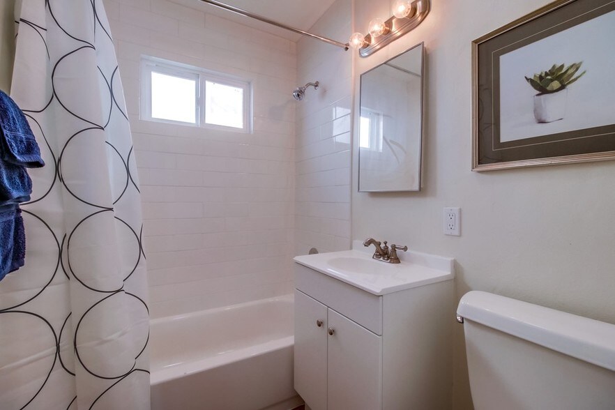 More Photos Of 4459 Fanuel St, San Diego Apartments For Sale