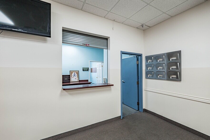 More Photos Of 1625 Albion Rd, Toronto Medical For Sale